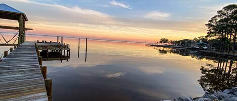 4 室のベッドルーム、デスク、アイロン / アイロン台、WiFi (無料)