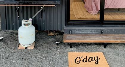 Wake with the Kangaroos: Sunrise Cabin Escape in Mudgee