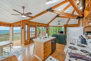 Kühlschrank, Mikrowelle, Herdplatte, Geschirrspüler