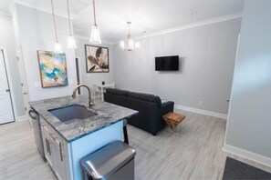 Smart TV, printers - The Kennedy Suite C (Huntsville)