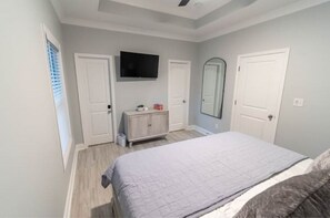 1 bedroom, desk, iron/ironing board, free WiFi