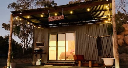 Romantic Sunset Cabin set on 25 acre farmstay 5 mins from Mudgee wineries