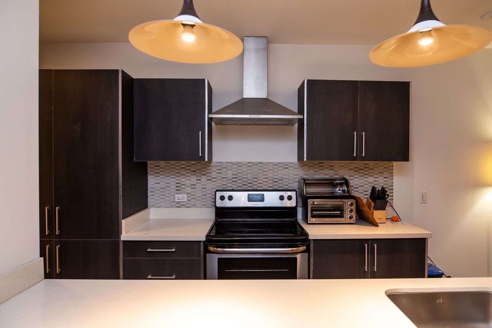 Refrigerador, microondas, cafetera y tetera y tostadora 