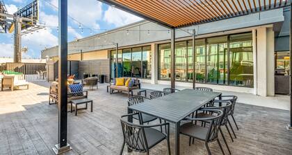 Staybridge Suites Dallas Market Ctr Love Field by IHG