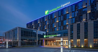 Holiday Inn Express Huangshi Cihu Lake by IHG