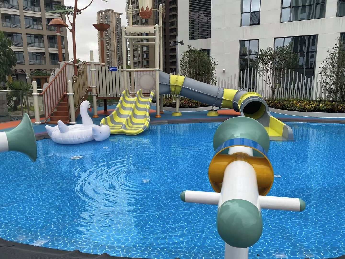 Children’s play area – outdoor