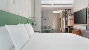 Literie de qualité, couette en duvet, coffre-fort, bureau