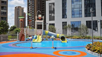 Seasonal outdoor pool, pool umbrellas, sun loungers
