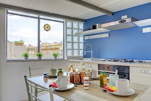 Fridge, microwave, coffee/tea maker, electric kettle