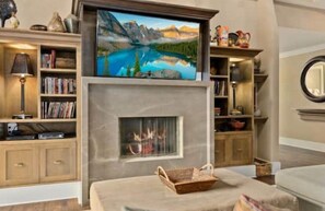 Interior - Rocky Crest Cottage (MacTier)