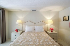 2 bedrooms, iron/ironing board, free WiFi, bed sheets - Zen 2/2 home 10 min from Siesta Key - Palm Garden (Sarasota)