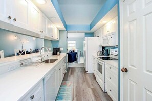 Fridge, microwave, oven, stovetop - Charming Sanibel Island Home Minutes From The Beach - Catch of the Day (Sanibel)