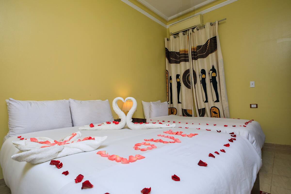 Premium bedding, down comforters, pillowtop beds, in-room safe