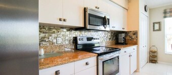 Magnificent 2 BR Lakefront Condo in Heritage Oaks - Tranquil Waters