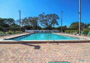 Et oppvarmet basseng