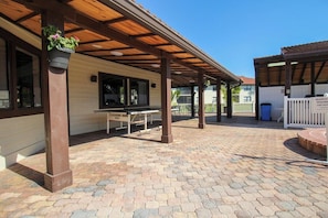 Terrace/patio - Resort condo - Minutes to IMG and Beaches - Florida Dreams (Bradenton)