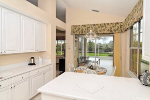 Interior - Lakefront 3/2 home in the University Park Country Club - Pardon Us Golf (Bradenton)