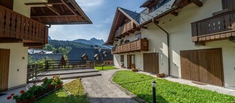 GuestHost - Comfortable two-storey apartment for 5 people, located in Tarvisio. The accommodation is equipped with every comfort, including a balcony and a garden.*Availability of a carport reserved for guests*Tarvisio is the strategic point if you want 