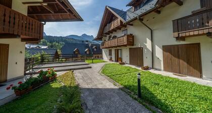 GuestHost - Comfortable two-storey apartment for 5 people, located in Tarvisio. The accommodation is equipped with every comfort, including a balcony and a garden.*Availability of a carport reserved for guests*Tarvisio is the strategic point if you want
