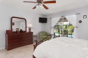 3 bedrooms, desk, iron/ironing board, free WiFi