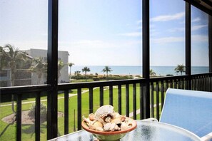 Outdoor dining - Gorgeous Gulf views await you from this Sanibel Island condo - Loggerhead Cay #183 (Sanibel)