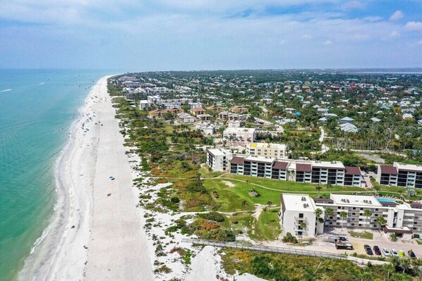 On the beach - Gorgeous Gulf views await you from this Sanibel Island condo - Loggerhead Cay #183 (Sanibel)