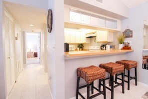 Interior - Tranquil condo minutes from Venice Beach - Beach Bungalow (Venice)