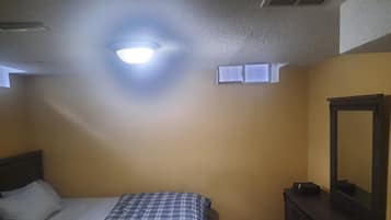 1 bedroom, WiFi, bed sheets