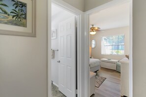 2 bedrooms, desk, iron/ironing board, free WiFi - Delightful 2 BR / 2 BA Home in West Bradenton - Sans Souci (Bradenton)