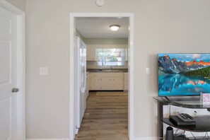 Interior - Delightful 2 BR / 2 BA Home in West Bradenton - Sans Souci (Bradenton)