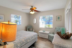 2 habitaciones, escritorio, tabla de planchar con plancha y wifi gratis 