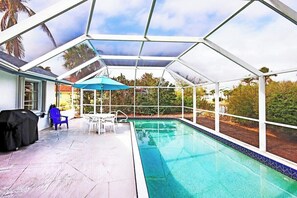A heated pool - Spacious island retreat with pool | Minutes to the beach - Blue Heron in Sanibel (Sanibel)
