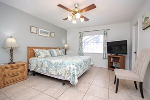 3 makuuhuonetta, silitysrauta/-lauta, ilmainen Wi-Fi, vuodevaatteet