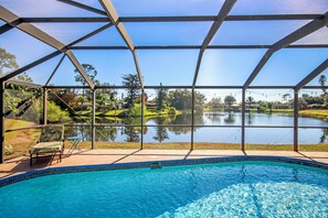 Lämmitetty uima-allas