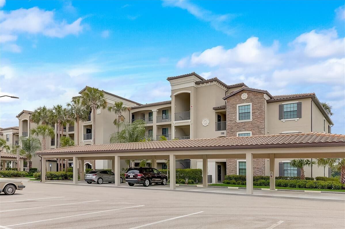 Emerald Shores | 2 Bed, 2 Bath