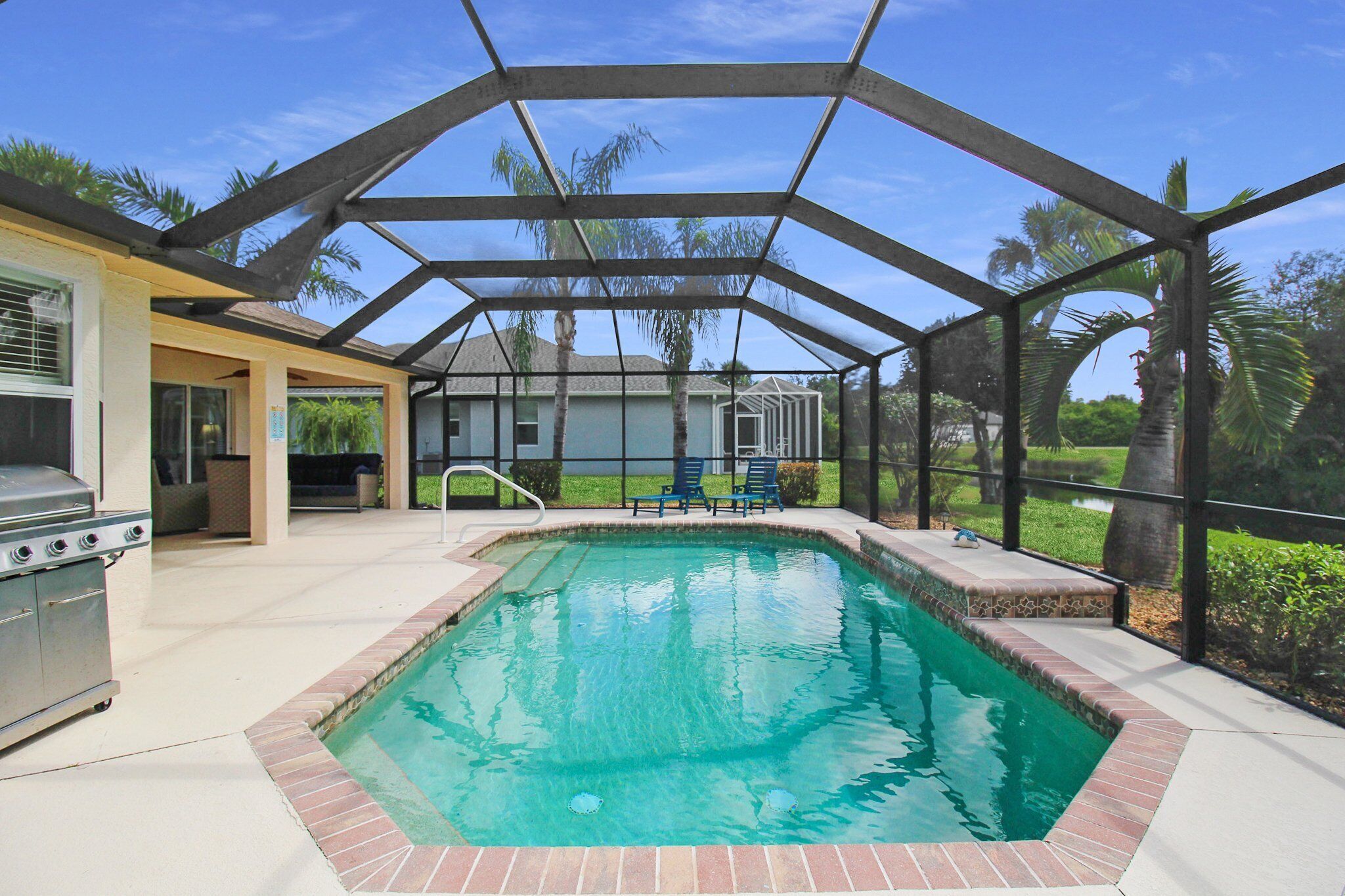 Et oppvarmet basseng