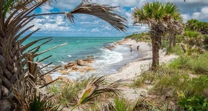 1BR Venice home with private beach access - Golden Beach Haven