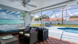 A heated pool - Immaculate 4/2 pool home in Village Green near Anna Maria Island - Southern Exposure (Bradenton)
