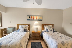 2 chambres, fer et planche à repasser, Wi-Fi gratuit, draps fournis