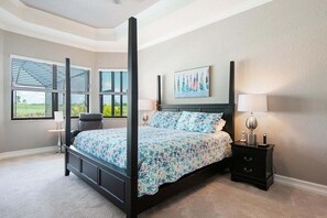 4 bedrooms, iron/ironing board, free WiFi, bed sheets - Gorgeous lakefront pool home with golf coarse view - Birdie (Lakewood Ranch)