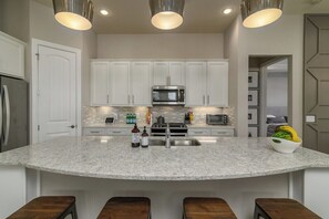 Fridge, microwave, oven, stovetop - Elegant 3BR waterfront pool home A Dream Come True (Lakewood Rnch)