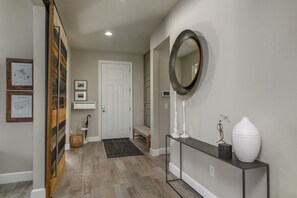 Interior - Elegant 3BR waterfront pool home A Dream Come True (Lakewood Rnch)