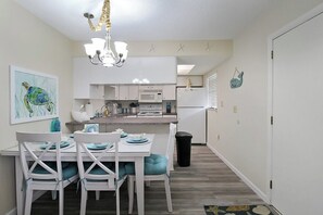 Dining - 2 BR / 2 BA second story condo close to beaches - The Sand Dune (Venice)