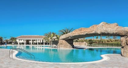 Breathtaking 3 BR condo with lake views in Lakewood National Golf Club - Shades Of Summer