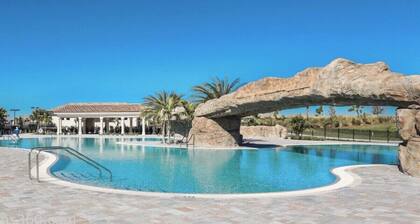 Gorgeous lakefront 2/2 condo | Lakewood National Golf Club - Lake Daze