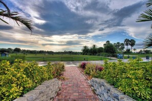 Property grounds - Golf course views | 2BR, 2nd floor condo | Heritage Oaks - Eagle Hunters (Sarasota)