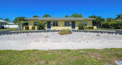 2 BR Home with private beach access to Golden Beach - Luna Sea