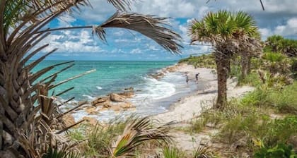 2 BR Home With Private Beach Access To Golden Beach - Luna Sea
