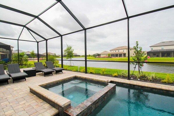 A heated pool - Exquisite waterfront 3BR pool home in Lorraine Lakes - Grand Getaway (Bradenton)