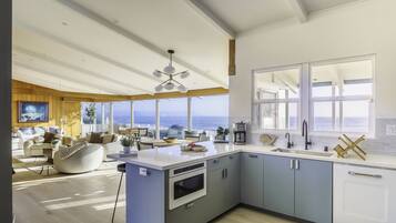 KylskÄp, mikrovÄgsugn, ugn och spishÀll